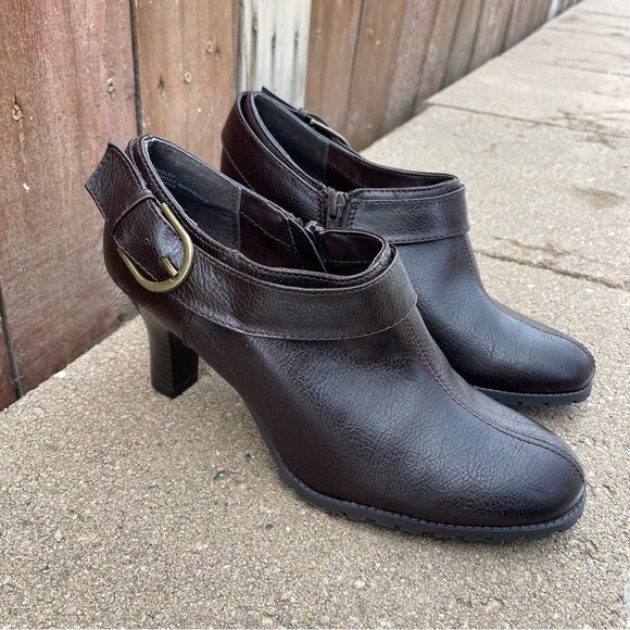 AEROSOLES Women’s Paisley Brown Heel Mule Almond Toe Side Zipper Size 7.5 - Picture 8 of 13